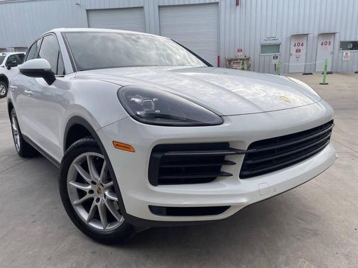 White 2019 Porsche Cayenne Cayenne
