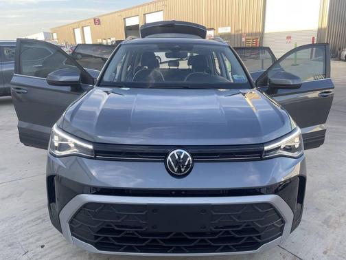 Gray 2025 Volkswagen Taos 1.5T SE