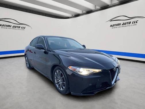 Black 2018 Alfa Romeo Giulia Base
