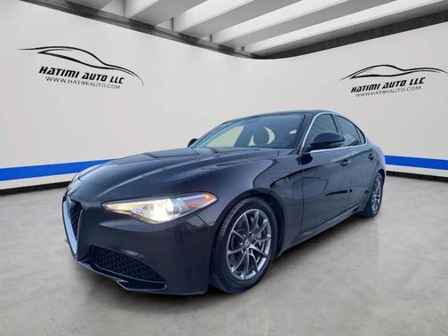 Black 2018 Alfa Romeo Giulia Base