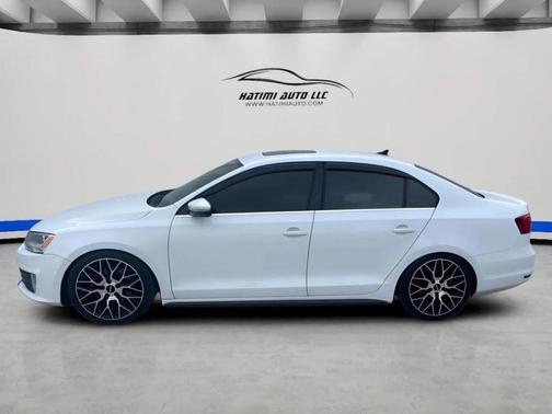 White 2015 Volkswagen Jetta Man SE