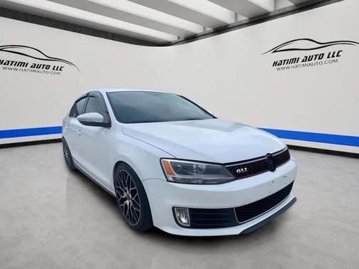 White 2015 Volkswagen Jetta Man SE