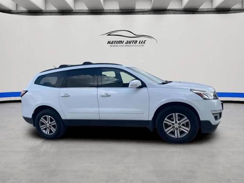 White 2016 Chevrolet Traverse 2LT