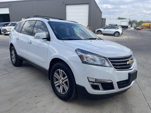 White 2016 Chevrolet Traverse 2LT