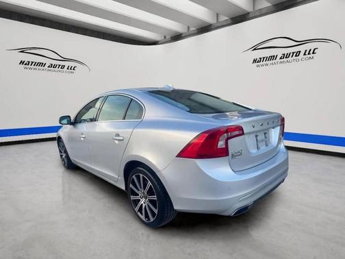 Silver 2018 Volvo S60 Inscription T5