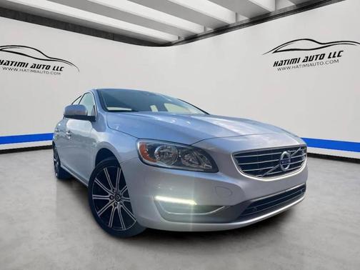 Silver 2018 Volvo S60 Inscription T5