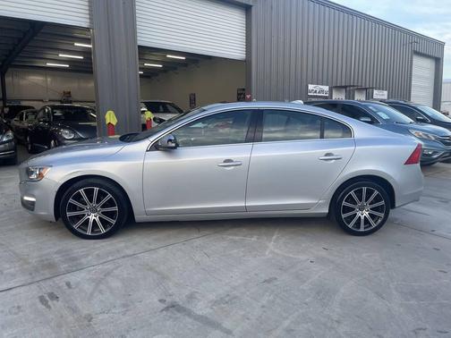 Silver 2018 Volvo S60 Inscription T5