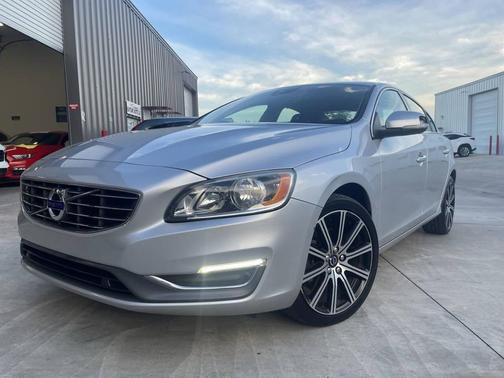 Silver 2018 Volvo S60 Inscription T5