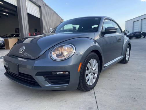Gray 2019 Volkswagen Beetle 2.0T S
