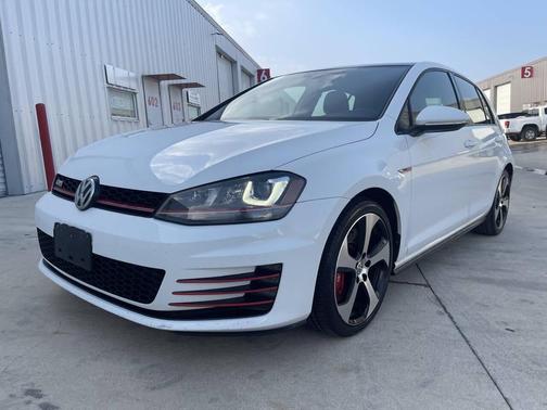 White 2017 Volkswagen Golf GTI 2.0T SE 4-Door