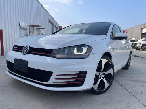 White 2017 Volkswagen Golf GTI 2.0T SE 4-Door