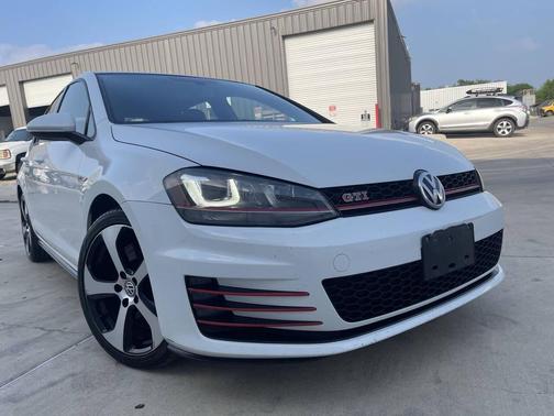 White 2017 Volkswagen Golf GTI 2.0T SE 4-Door