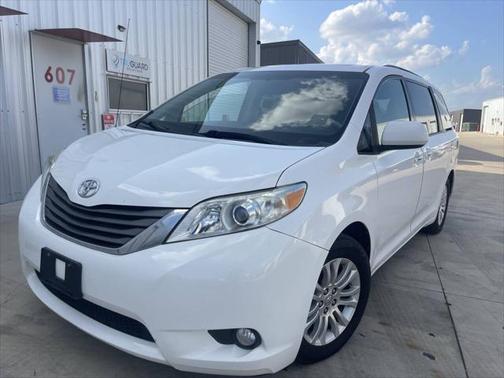 2013 Toyota Sienna XLE