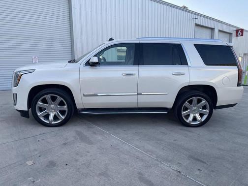 White 2015 Cadillac Escalade Luxury