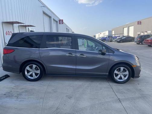 Gray 2018 Honda Odyssey EX