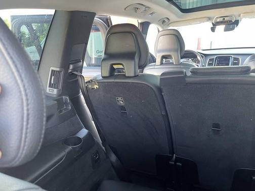 Gray 2016 Volvo XC90 T6 Momentum