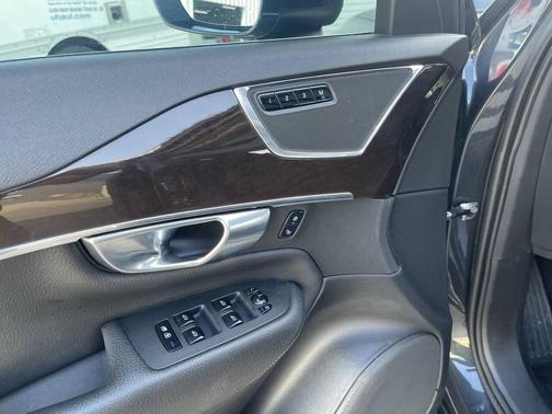 Gray 2016 Volvo XC90 T6 Momentum