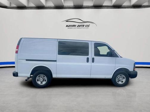 White 2009 Chevrolet Express 2500 Work Van