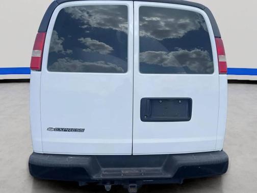 White 2009 Chevrolet Express 2500 Work Van