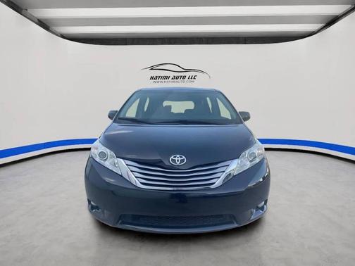 Black 2017 Toyota Sienna XLE Premium