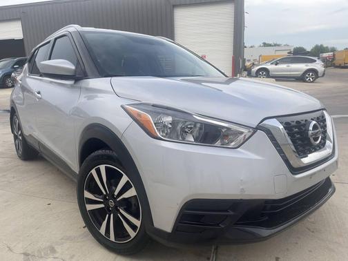 Silver 2019 Nissan Kicks SV