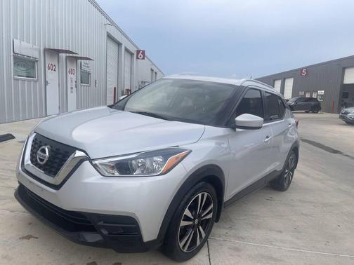 Silver 2019 Nissan Kicks SV