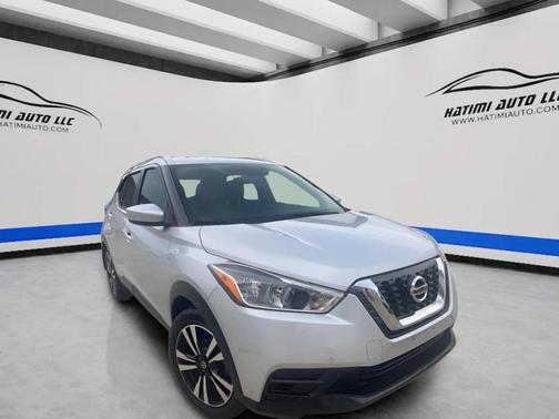Silver 2019 Nissan Kicks SV