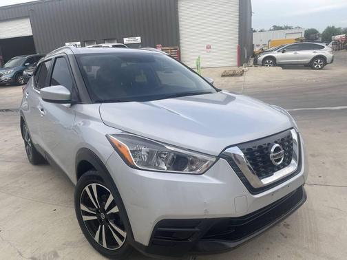 Silver 2019 Nissan Kicks SV