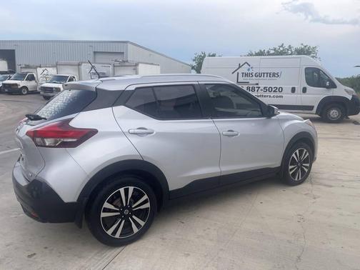 Silver 2019 Nissan Kicks SV
