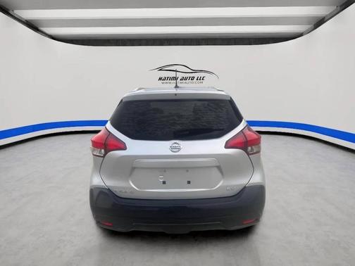 Silver 2019 Nissan Kicks SV