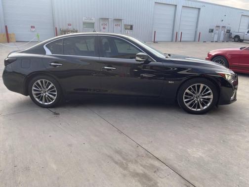 Black 2018 INFINITI Q50 3.0t LUXE