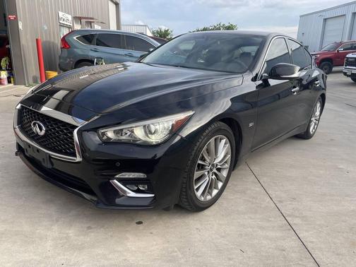 Black 2018 INFINITI Q50 3.0t LUXE