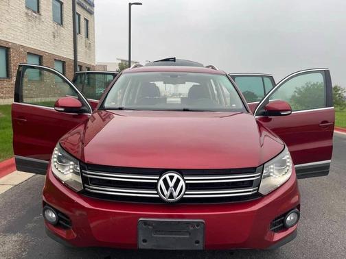 Red 2013 Volkswagen Tiguan SEL