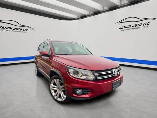 Red 2013 Volkswagen Tiguan SEL
