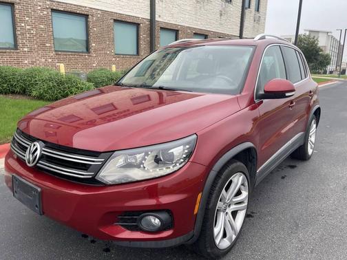 Red 2013 Volkswagen Tiguan SEL