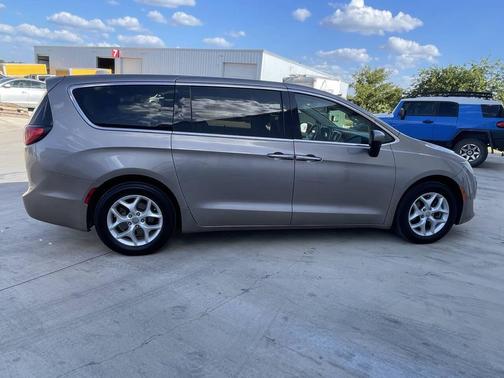 Tan 2017 Chrysler Pacifica Touring