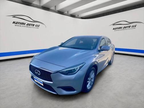 2017 INFINITI QX30 Luxury