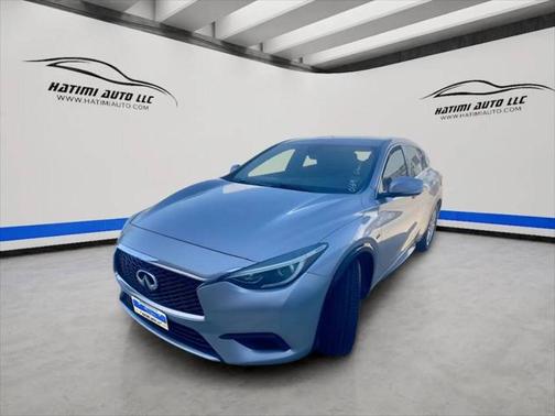 2017 INFINITI QX30 Luxury