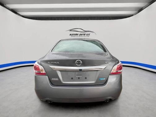 Gray 2014 Nissan Altima 2.5 SV