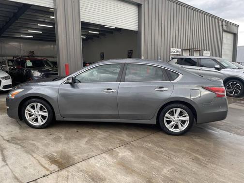 Gray 2014 Nissan Altima 2.5 SV