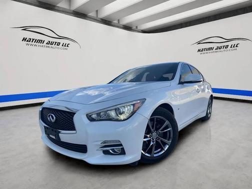 White 2015 INFINITI Q50 Premium