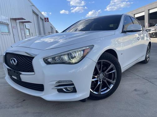 White 2015 INFINITI Q50 Premium