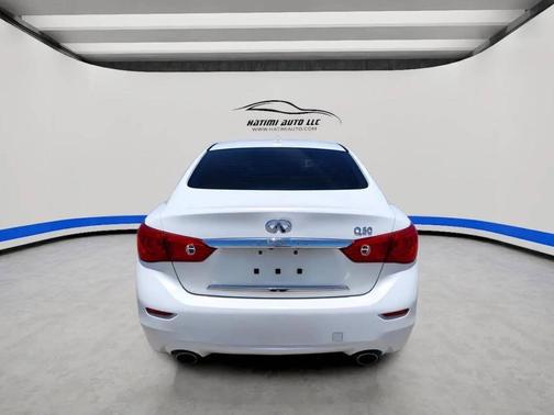 White 2015 INFINITI Q50 Premium