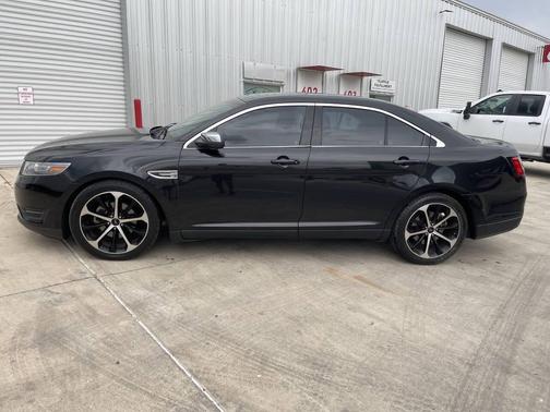 Black 2014 Ford Taurus Limited