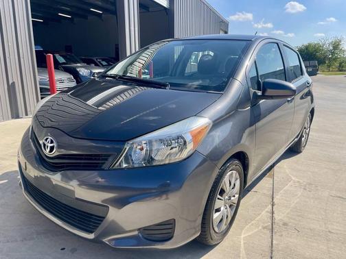 2012 Toyota Yaris LE