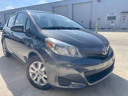 2012 Toyota Yaris LE