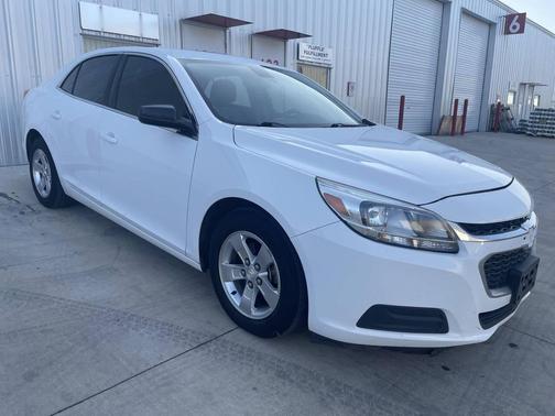 White 2015 Chevrolet Malibu 1LS
