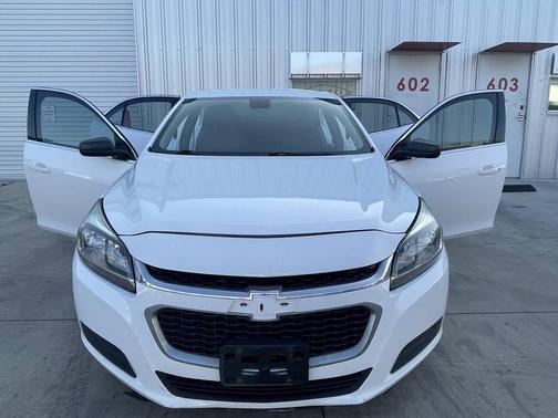 White 2015 Chevrolet Malibu 1LS