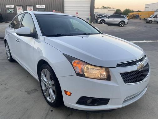 White 2014 Chevrolet Cruze LTZ