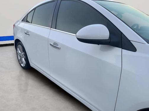 White 2014 Chevrolet Cruze LTZ